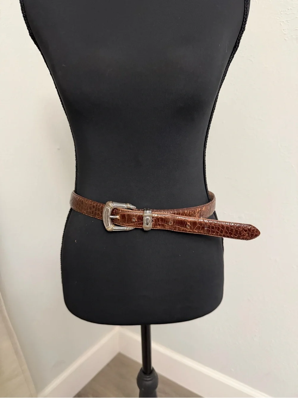 Vintage Fossil Brown Croc-Embossed Leather Belt with Silver Buckle